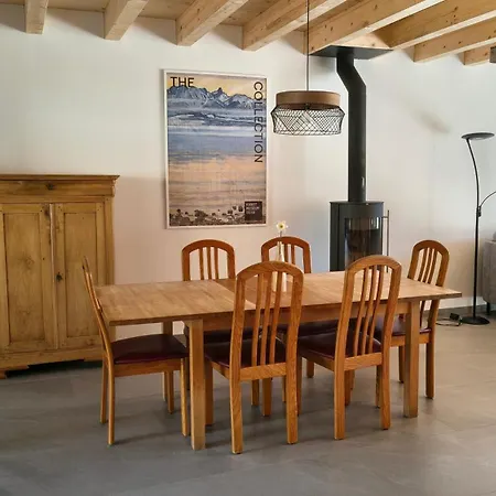 - Schof Apartment Tschierv