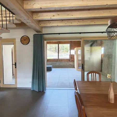 - Schof Apartment Tschierv