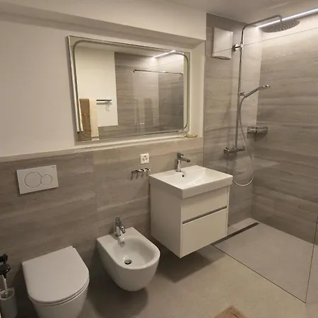 Apartment - Schof Tschierv