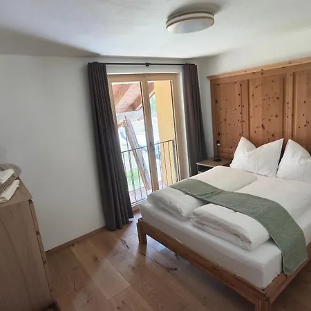 - Schof Apartment Tschierv